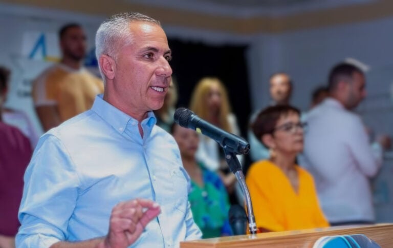 Antigua destinará cerca de medio millón de euros a mejoras en infraestructuras, turismo y sector del taxi tras un acuerdo político