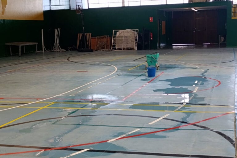 Coalición Canaria exige la reparación urgente del polideportivo municipal de Antigua debido a su deterioro