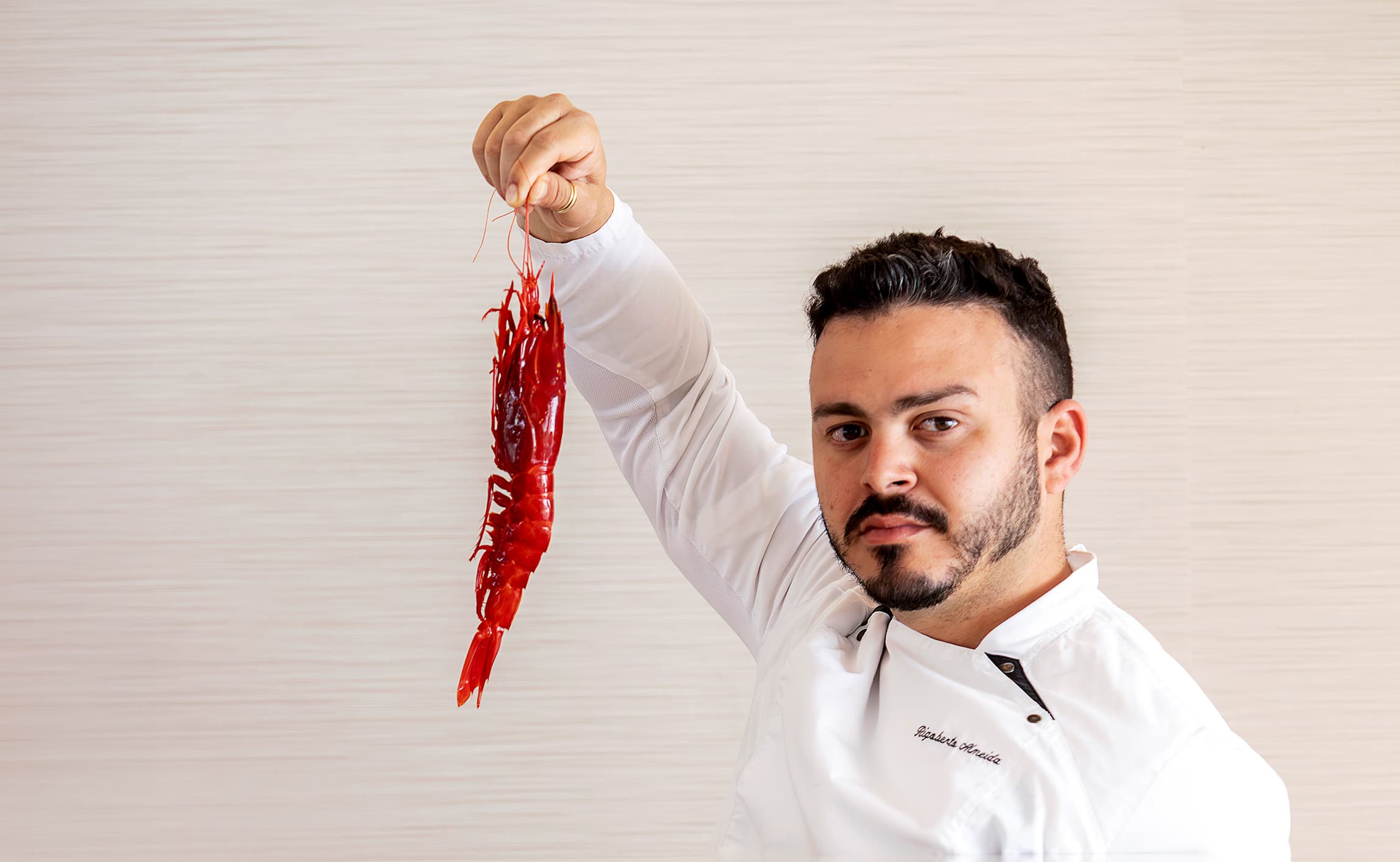 Un «pellizco» de memoria y creatividad: la cocina de Rigoberto Almeida que quiere emocionar