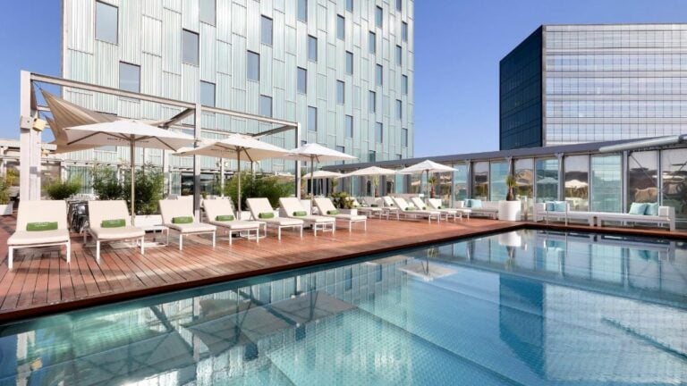 Las grandes cadenas hoteleras rozan el lleno técnico en Canarias y Andalucía durante Semana Santa