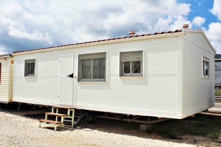 Puerto del Rosario advierte sobre la ilegalidad de las viviendas modulares