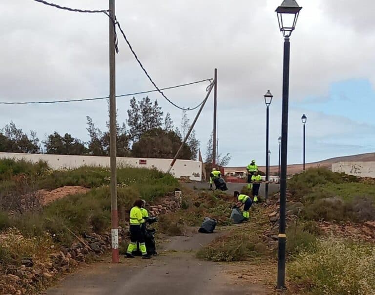 El Plan de Empleo Social transforma Puerto del Rosario con mejoras en barrios y entornos rurales