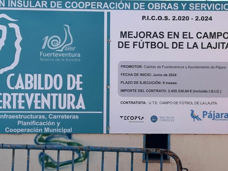Retraso en las obras del campo de fútbol de La Lajita tras siete años de cierre