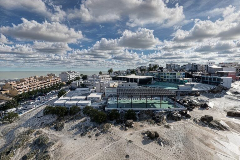 Canarias estrena una innovadora marquesina solar que convierte las canchas deportivas en generadores de energía