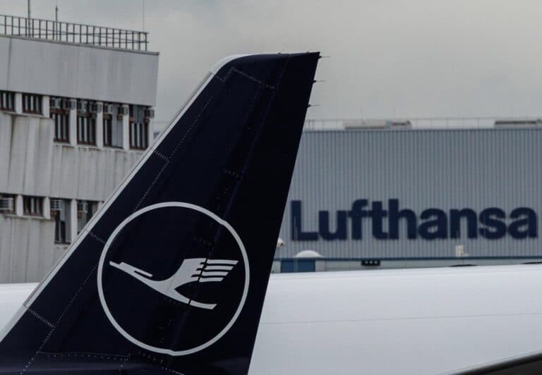 La huelga de tripulantes en Lufthansa cancela más de 500 vuelos afectando a 90.000 pasajeros