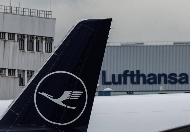 La huelga de tripulantes en Lufthansa cancela más de 500 vuelos afectando a 90.000 pasajeros