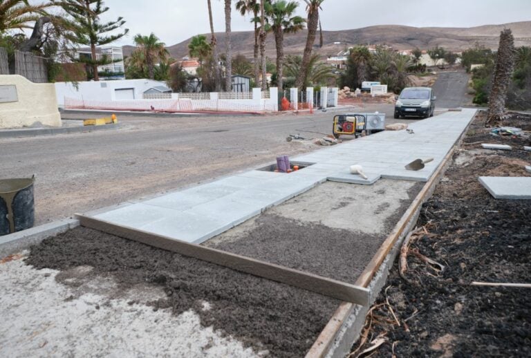 Las obras de urbanización de La Pared avanzan a buen ritmo con una inversión de cinco millones de euros
