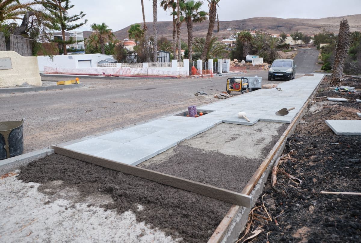 Las obras de urbanización de La Pared avanzan a buen ritmo con una inversión de cinco millones de euros