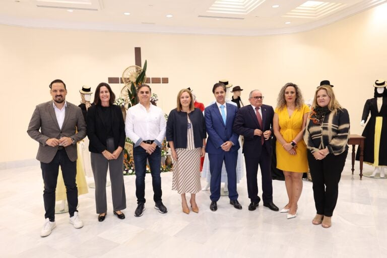 Un momento durante la inauguración de la exposición