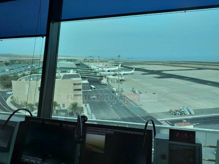 Canarias prorroga hasta el 17 de enero el test negativo a quienes viajen desde la península