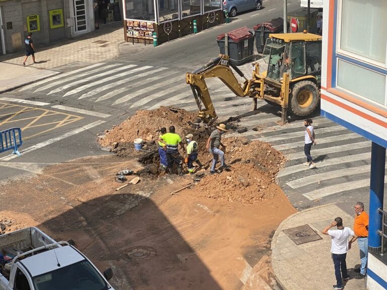 El CAAF trabaja en la reparación de una avería que afecta a Tetir, Tefía, La Matilla, El Time y Guisguey