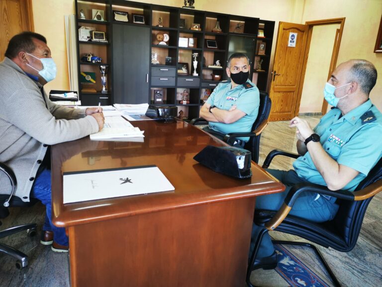 Matías Peña da la bienvenida al nuevo Brigada Comandante de la Guardia Civil