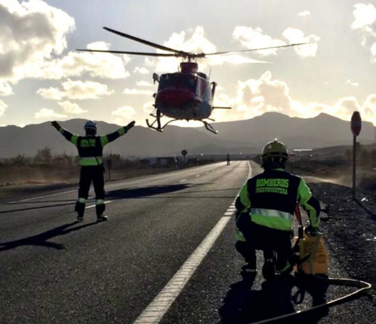 Una mujer fallecida y siete heridos en un choque frontal en Tuineje