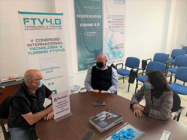 Paloma Hernández y Juan B. Fuentes informan a los empresarios sobre las ayudas del Estado