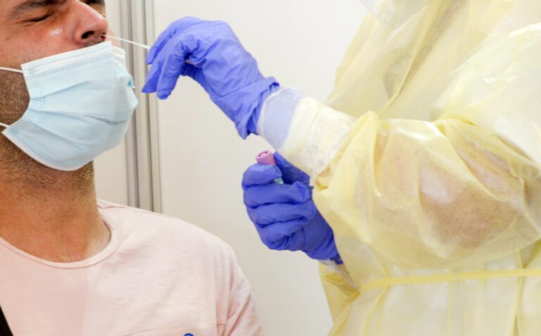 Un brote COVID deja 20 personas afectadas en Fuerteventura