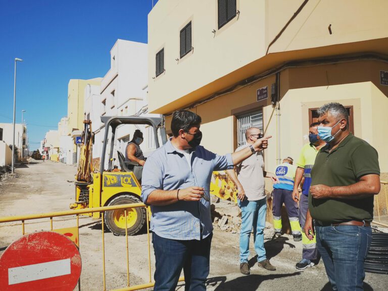 El ayuntamiento actúa en la mejora de varias calles de la capital