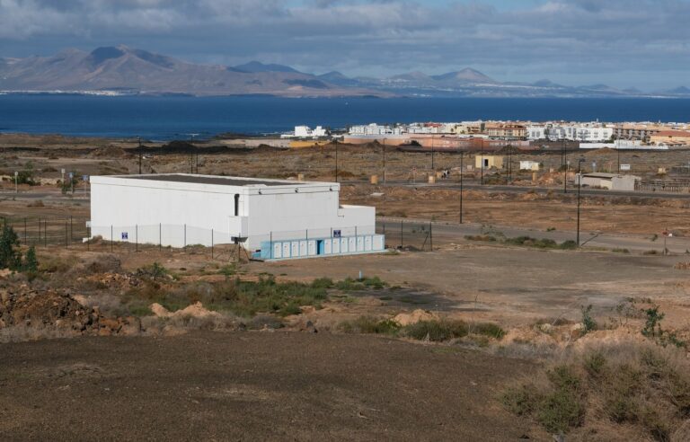 Suministros de Agua de La Oliva aclara la situación del complejo Oasis Papagayo