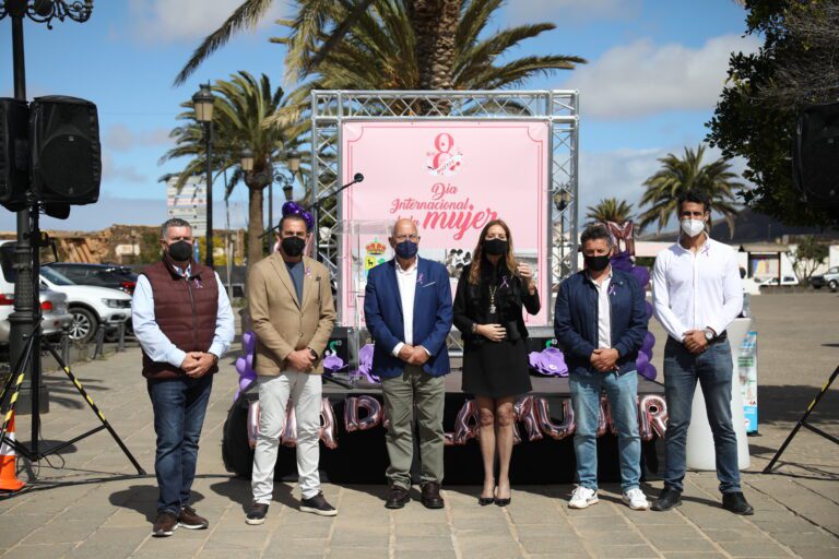 La Oliva celebra el 8M con las actuaciones de El Colorao y Marey Martín