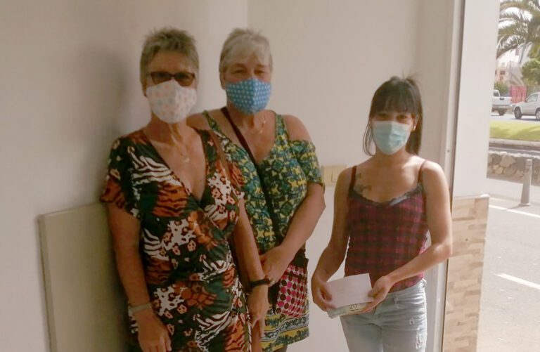 Dos vecinas de Caleta de Fuste donan 1.000 euros al grupo Personas Maravillosas de Fuerteventura