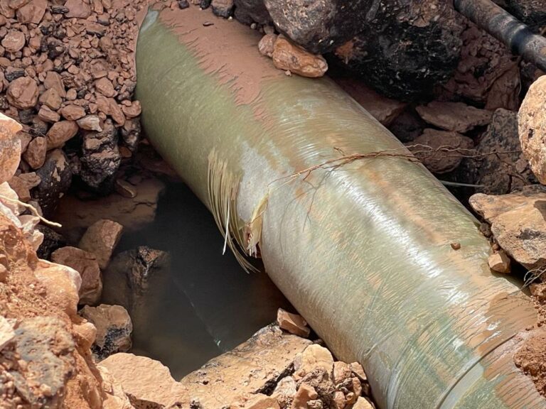 El CAAF repone una tubería de impulsión en Puerto del Rosario tras detectarse una avería