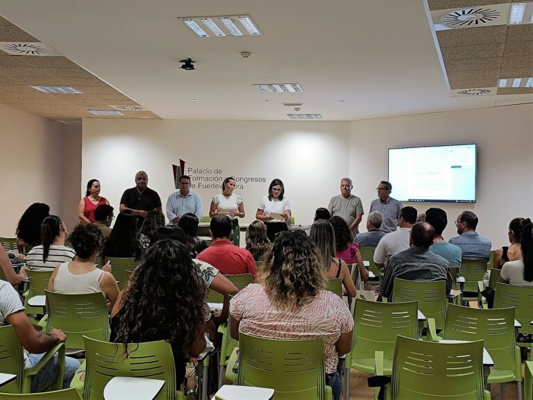 Cabildo y Puerto del Rosario se comprometen a potenciar los PFAE en Fuerteventura