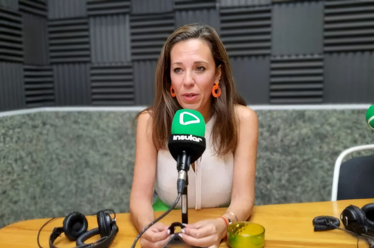 De León: «La CNMC plantea que las Viviendas de Protección Oficial puedan destinarse al alquiler vacacional»