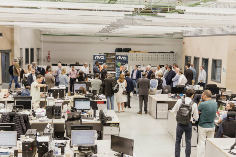 La posible privatización de los informativos de RTVC desata una crisis que NC-BC tilda de “sin precedentes”