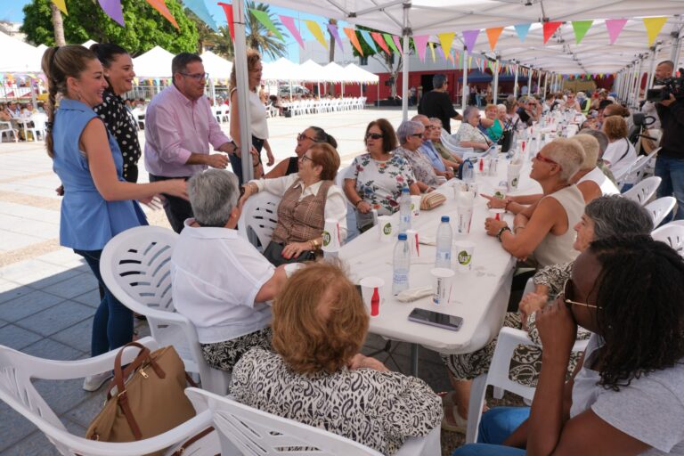 Más de 300 mayores participan en Puerto del Rosario en el III Encuentro de Fuerteventura para fomentar el envejecimiento activo