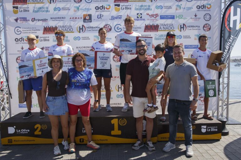 Herminio Fernández y Naira Jaen se imponen en la XXVI Travesía a Nado Isla de Lobos – Fuerteventura