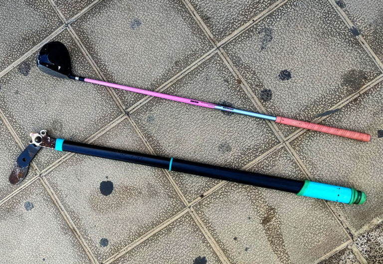 Nueva riña violenta en Caleta de Fuste: dos detenidos tras un enfrentamiento con palos de golf y cizallas en plena calle