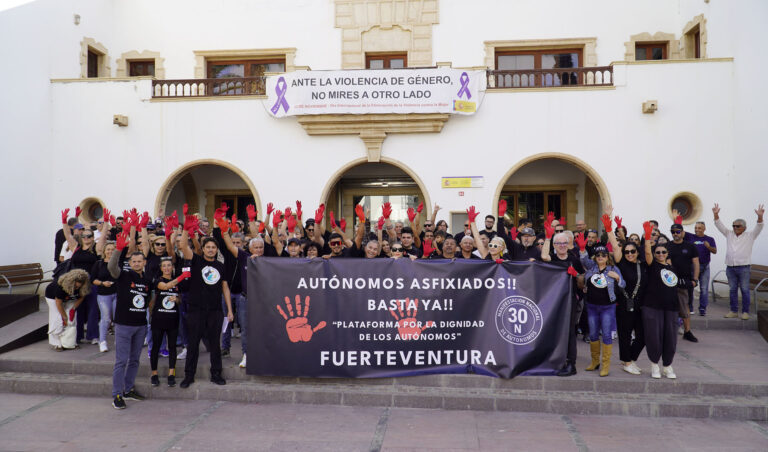 Autónomos majoreros alzan la voz en Puerto del Rosario: “Nos sentimos solos, maltratados y sin los mismos derechos”