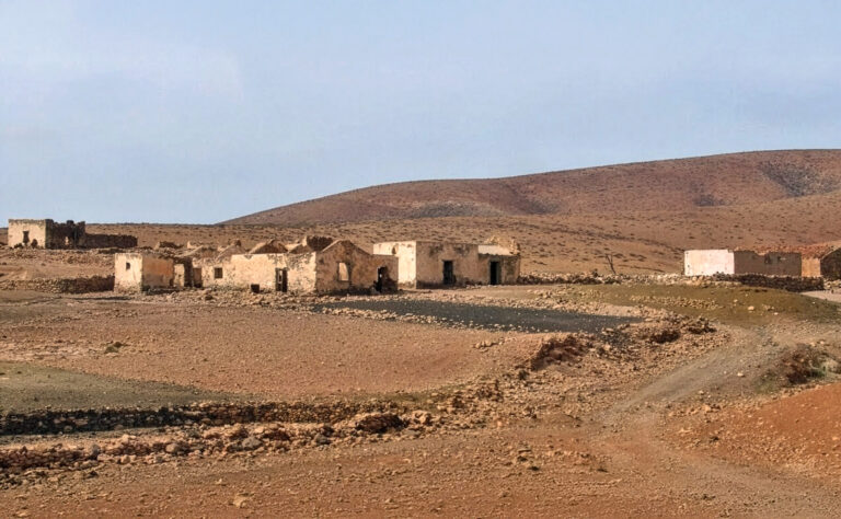 Esther Hernández acusa al Cabildo de “no actuar con firmeza” en la defensa del patrimonio majorero