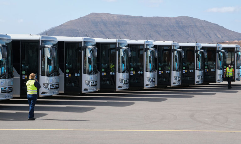 Fuerteventura estrena la flota de guaguas más joven de Canarias: antigüedad media de 3,8 años