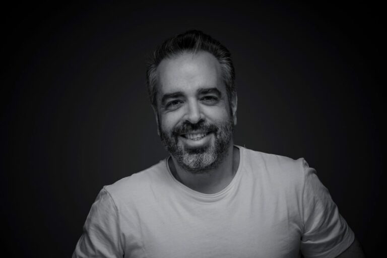 El pianista de Dani Martín, Luz o Marwán, Iñaki García, nos hace recorrido de su trayectoria trabajando con los mejores artistas del país